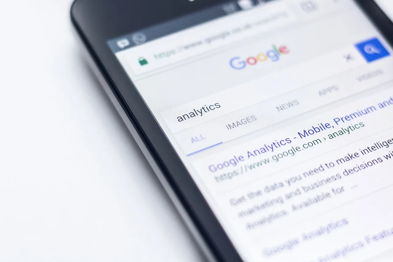 electronics, mobile phone, screen, smartphone, google, search engine, mobile, website, internet, analytics, google, google, google, google, google, search engine, website, website, website. Content Marketing Analytics Tools: GA vs Matomo